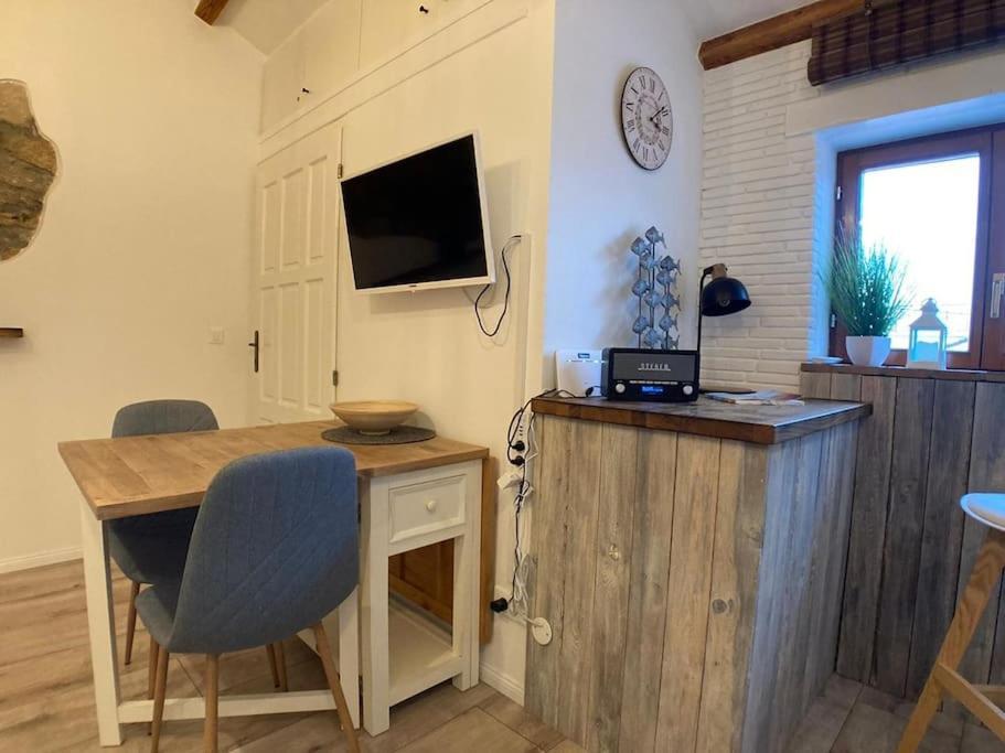 Piccolo Nido Apartment Ровин Екстериор снимка